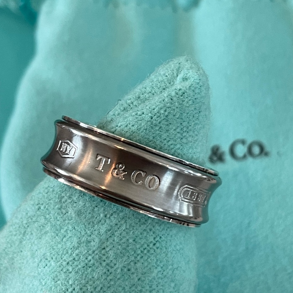 ❌SOLD ❌Tiffany & Co. Men’s Galaxy collection ring size 10